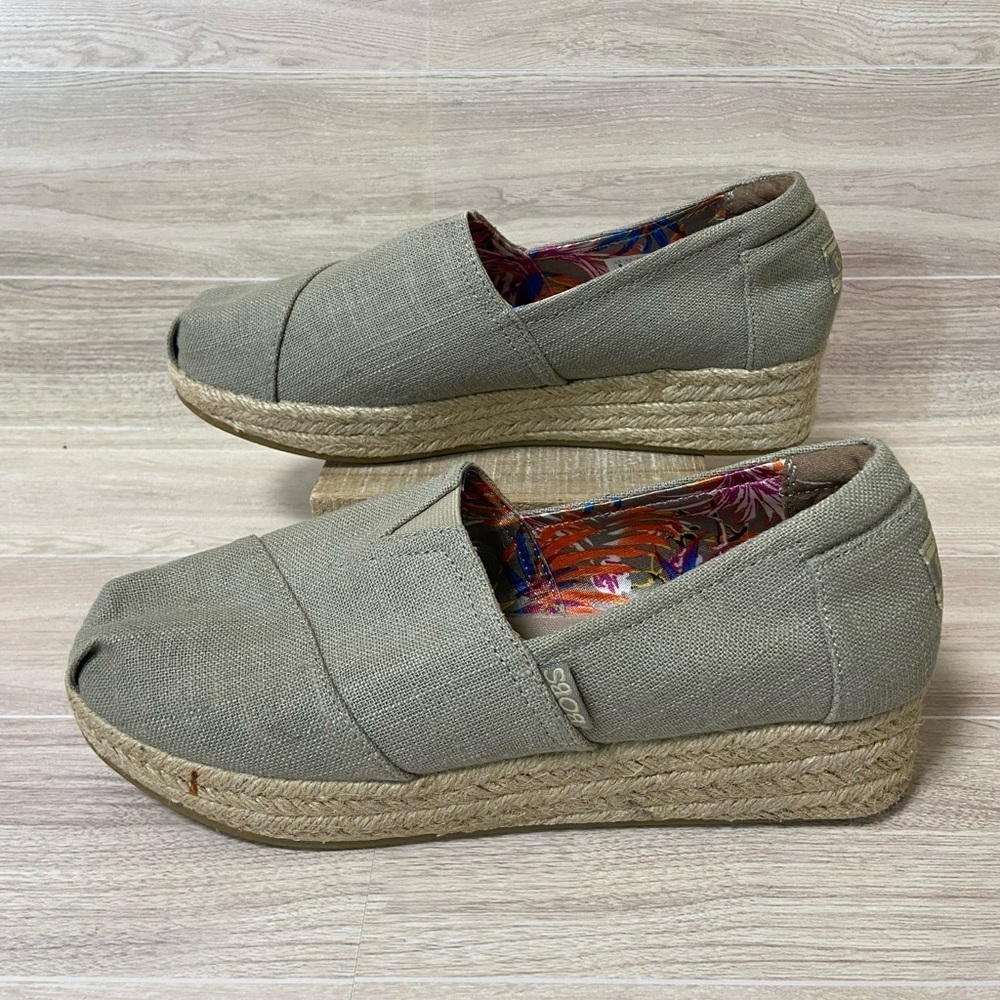 BOBS by Sketchers / Taupe Espadrille Wedge Slip On Shoes Size 8W